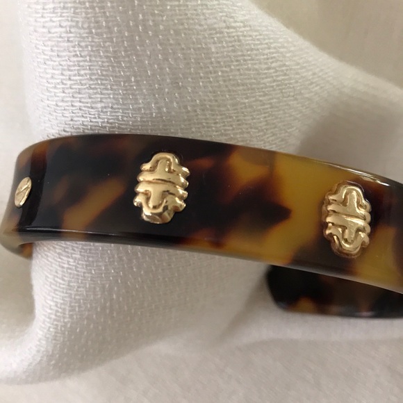 Faux Tortoise Cuff Bracelet & Resin Drop Earrings - Picture 2 of 8